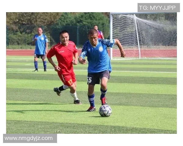 琉球足球队迎战太阳神球队展开激烈对决，争夺宝贵积分与荣誉